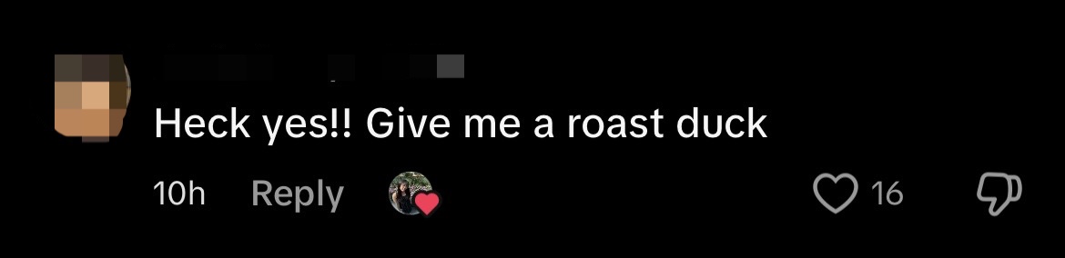 SG Girl Receives Whole Roasted Duck From Friends At Graduation Ceremony, Amuses Netizens comment 2